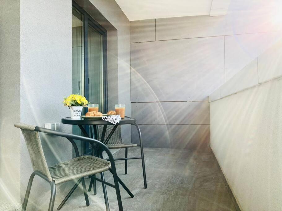 The 2Nd Place 2Be Apartment Bukares Bagian luar foto